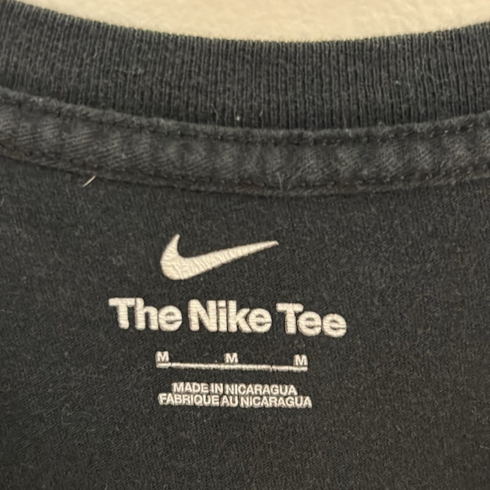 Classic Nike “The Tee” Bold Lettering Black T-Shirt Size Medium. 100% Cotton - Picture 6 of 7